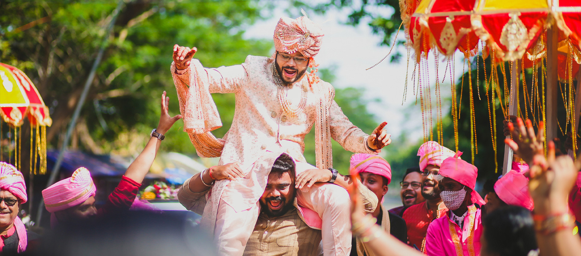 Candid Gujarati Wedding Moment Captured By Shuttertune
