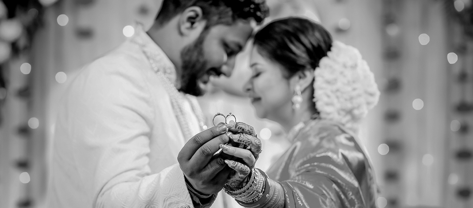 Couple First Look Wedding Photo In Kolkata